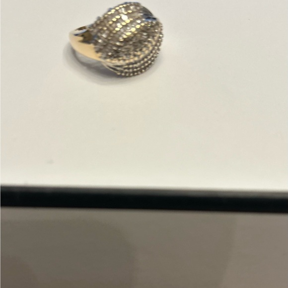 Elegant 14k Gold and diamond Women´s Ring
